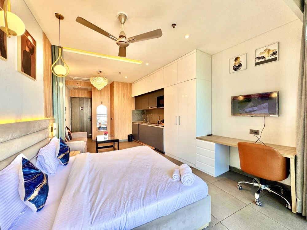 Skyline Stay 23 luxury bedroom at Supernova Spira Sector 94 Noida city view apartment